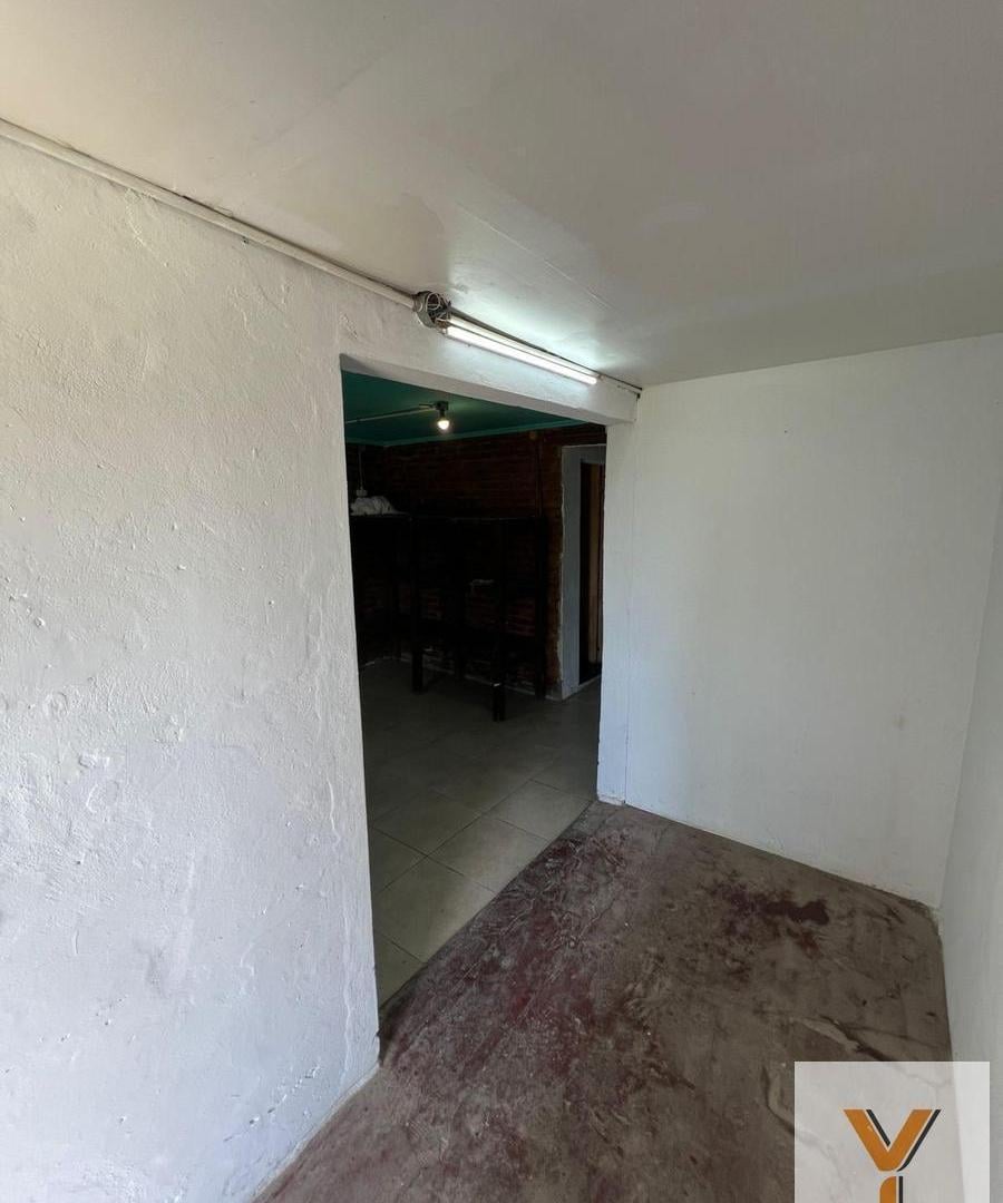 Foto de Casa en venta - 4 Dormitorios 1 Baño - Local - Etcheverry, imagen 5