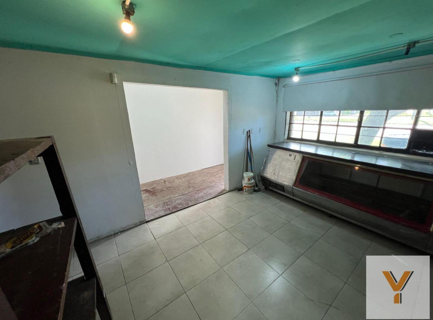Foto de Casa en venta - 4 Dormitorios 1 Baño - Local - Etcheverry, imagen 2
