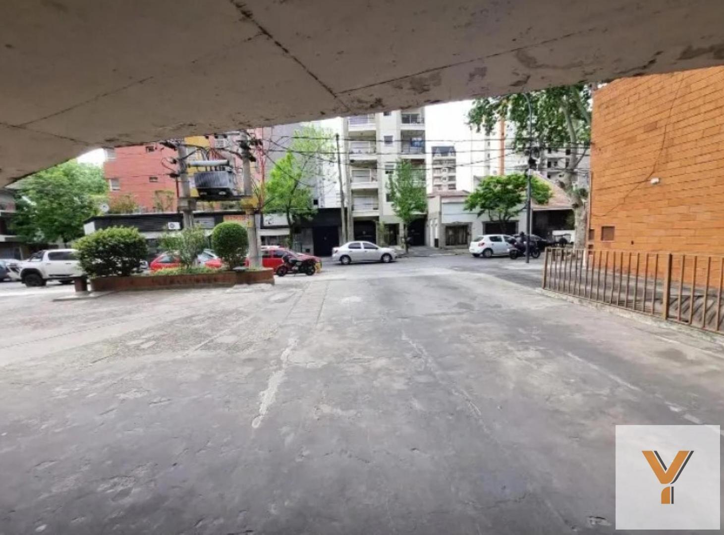 Foto de Cochera en Venta - - 12mts - Lanús, imagen 2