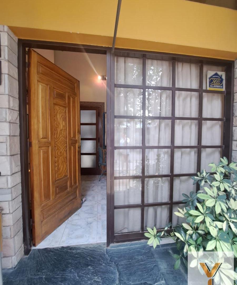 Foto de Casa en venta - 4 Dormitorios 3 Baños - Godoy Cruz, imagen 5