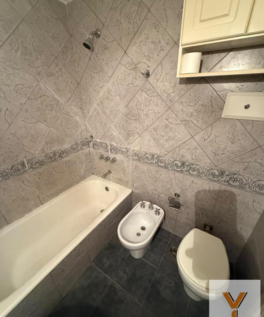 Foto de Departamento en Alquiler - 2 Dormitorios 1 Baño - 90mts - Monserrat, imagen 3