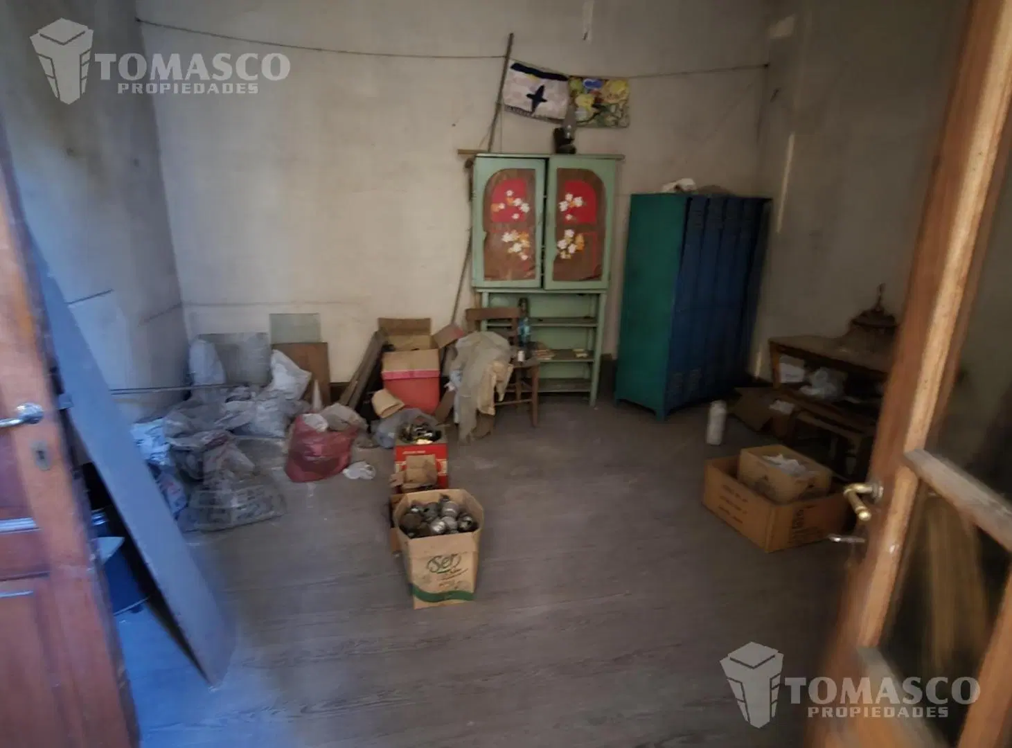 Departamento tipo PH de 5 ambientes clásico, a remodelar. Sin Expensas 3
