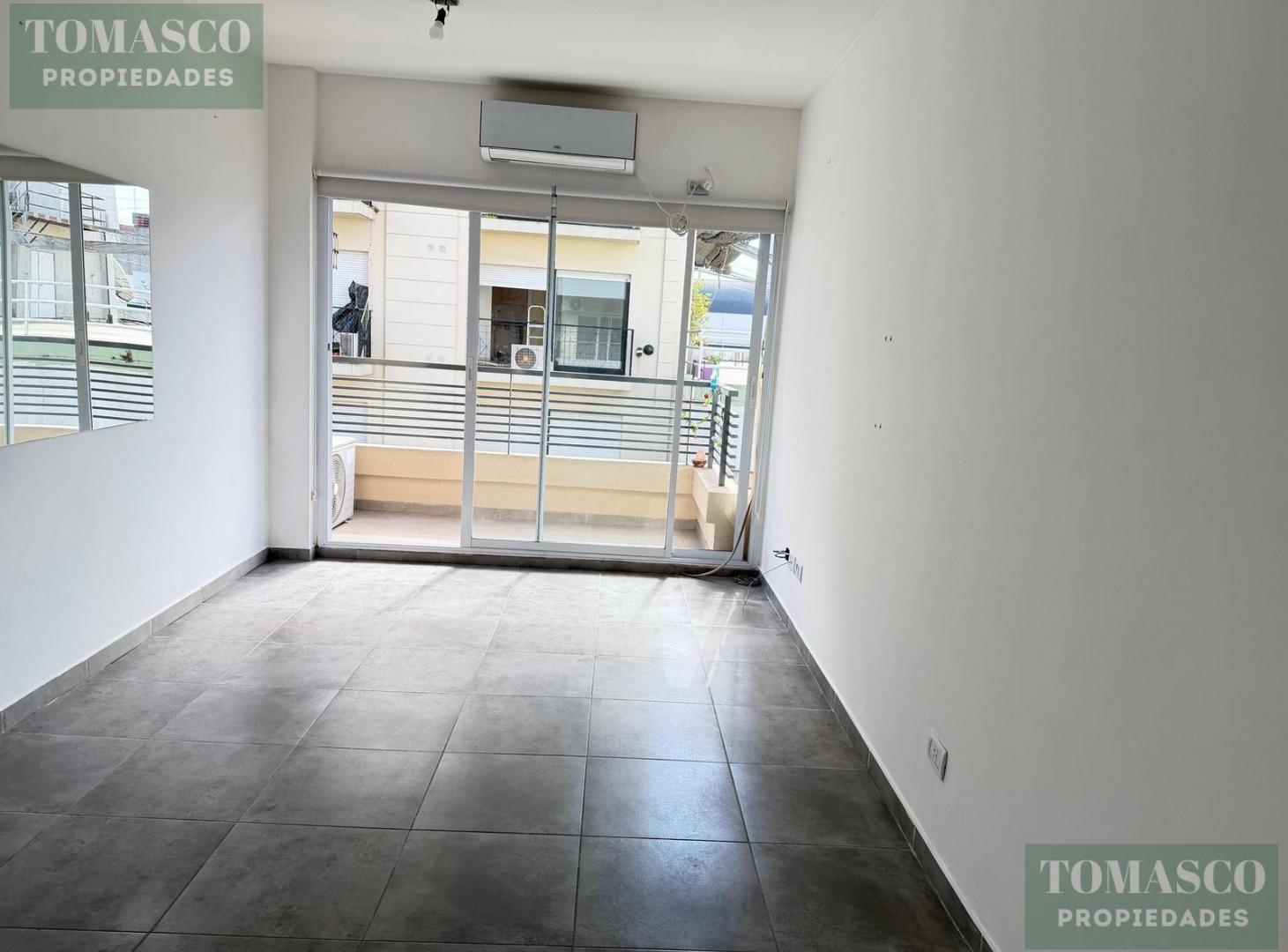 Foto de Departamento alquiler de 2 ambientes amplios y luminoso, imagen 4