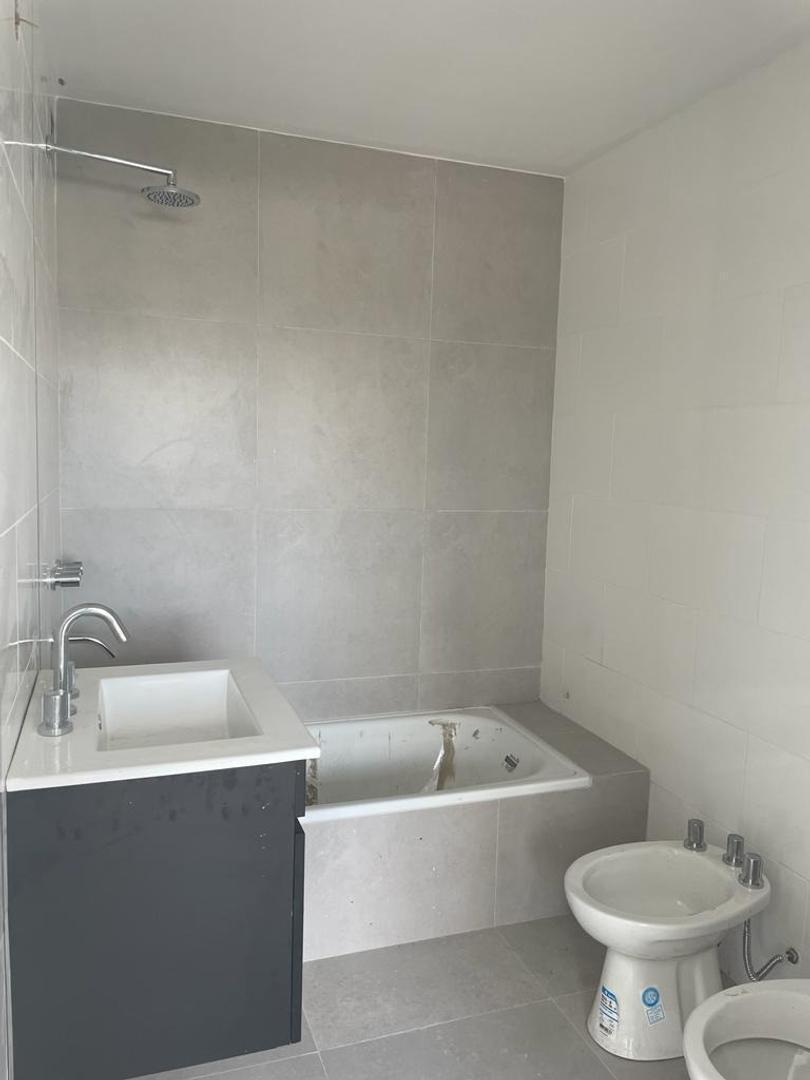 Apto Credito. 2 Amb Jardin y Parrilla 90 m², Estrenar 5