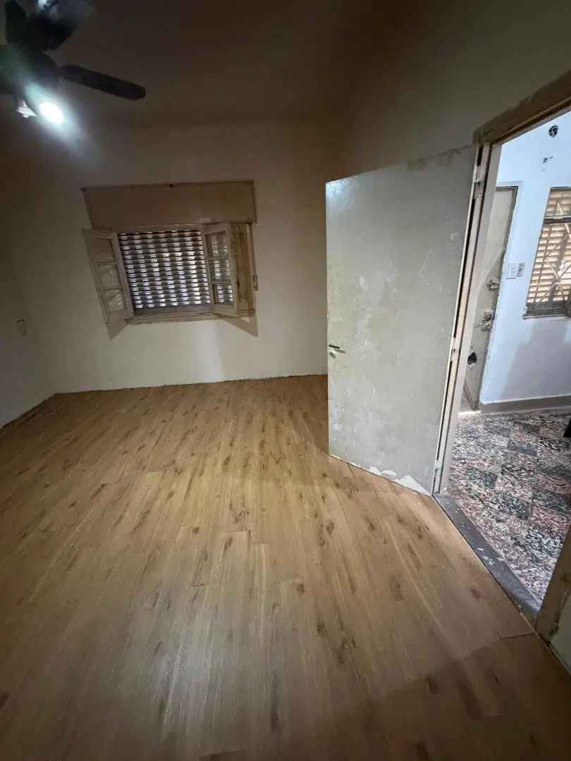 Casa con Patio sobre lote de 8,66x14 2
