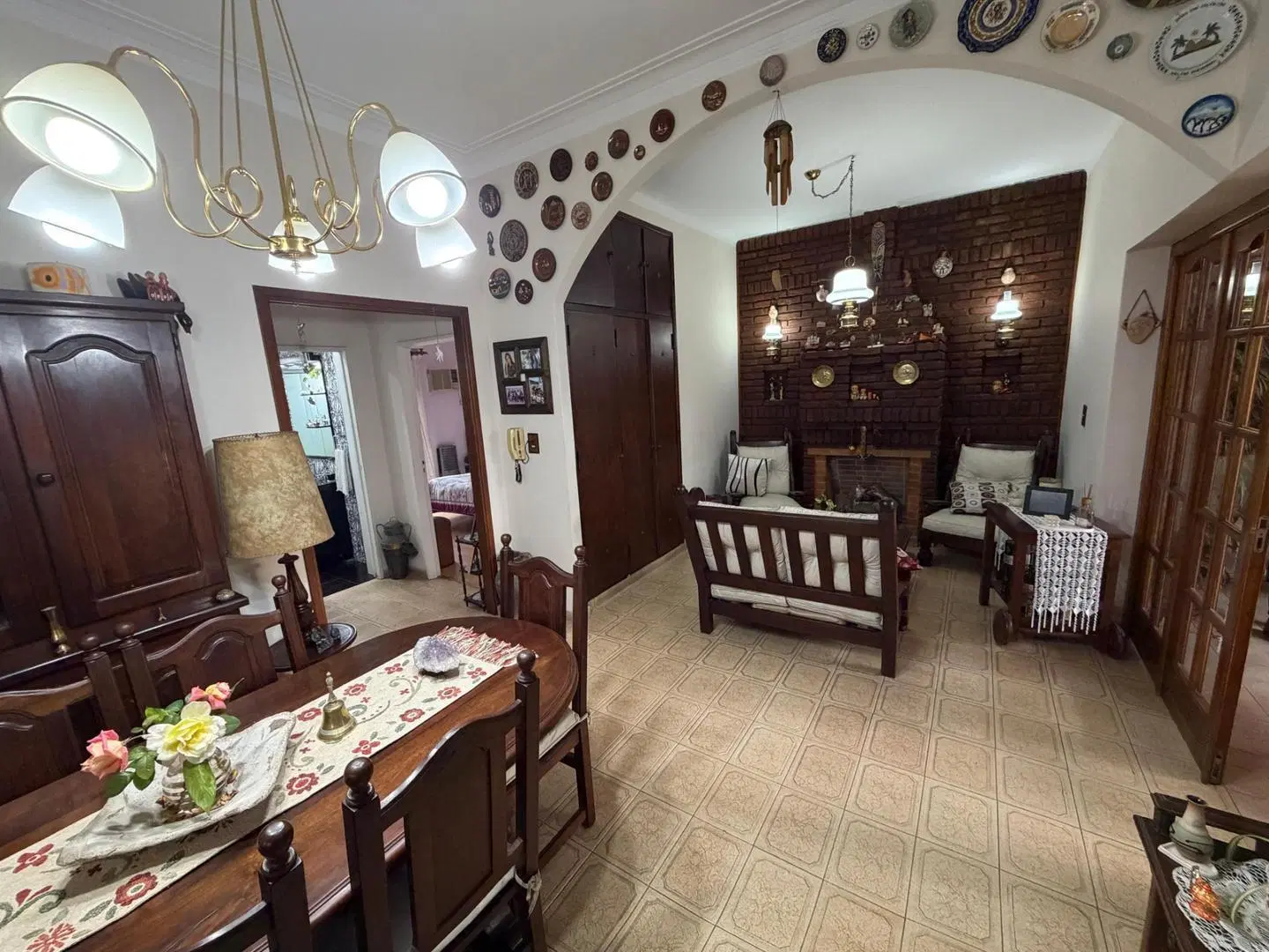 Piso unico, con patio, terraza, cochera/local 2