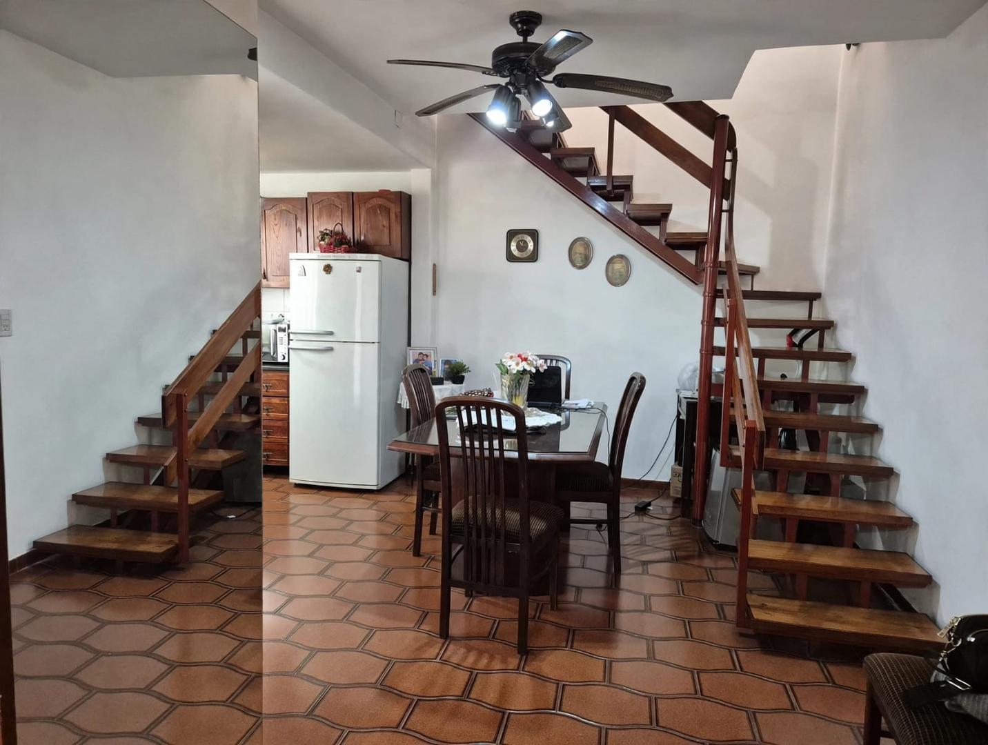 Foto de Amplio Ph de 4 ambientes con patio y terraza, imagen 1