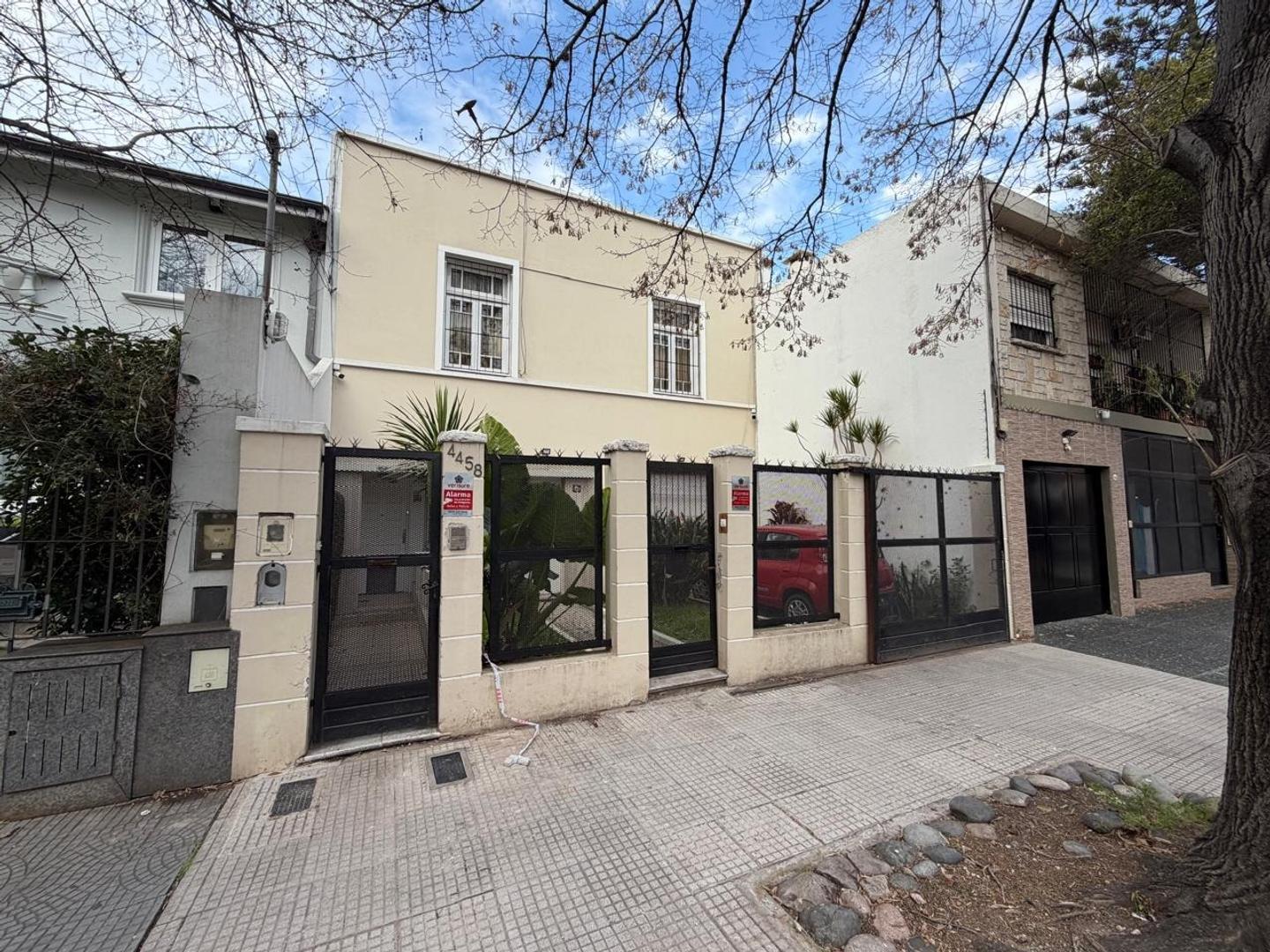 Foto de Casa PH 5 amb a 3 cuadras plaza arenales 205m2 totales, imagen 3