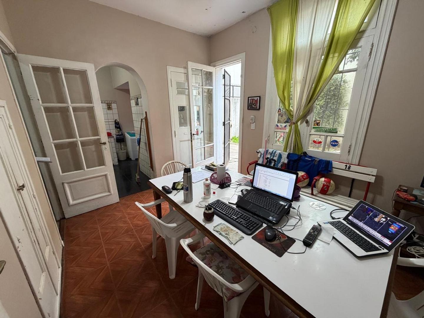 Foto de Casa PH 5 amb a 3 cuadras plaza arenales 205m2 totales, imagen 4