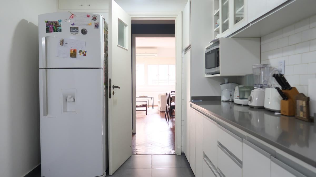 Venta departamento, tres dormitorios, lavadero, patio y balcón - Barrio Norte