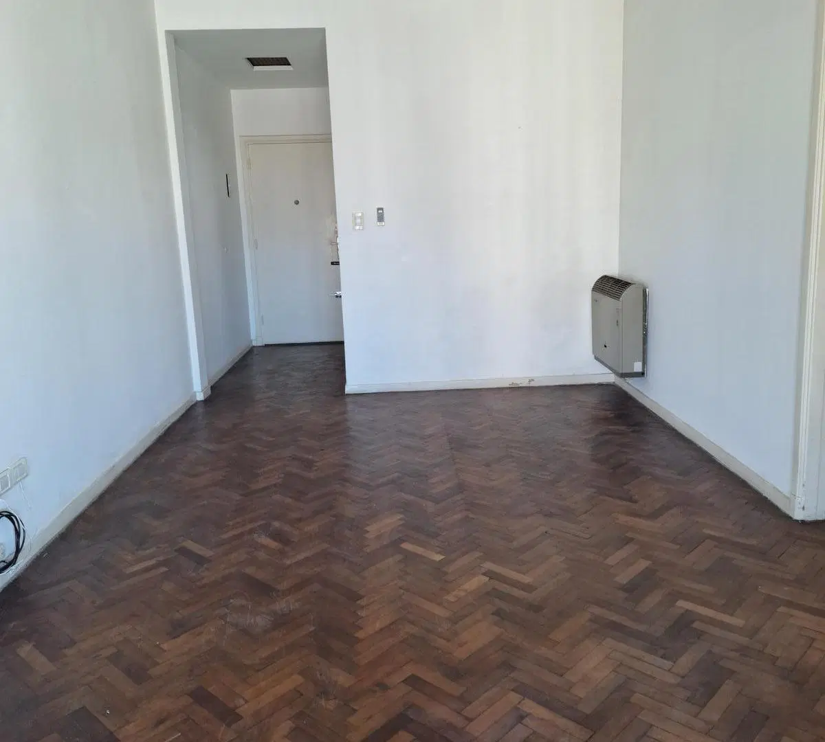 Excelente departamento de dos amplios ambientes, al frente 4