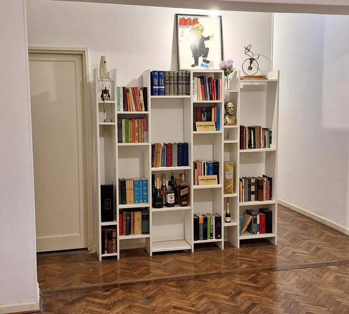 Venta Excelente departamento de tres ambientes en Rodriguez Peña y Corrientes 1