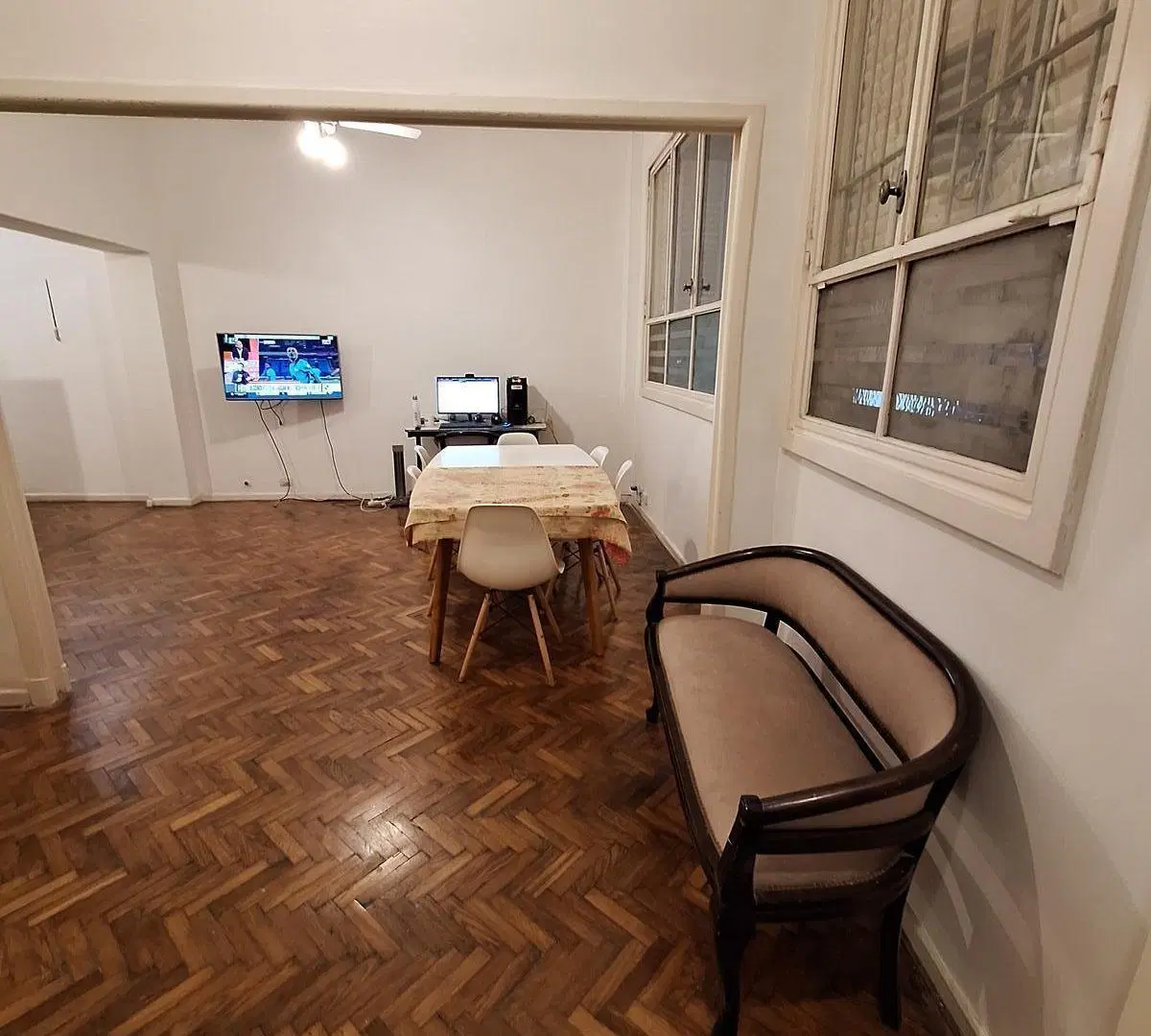 Venta Excelente departamento de tres ambientes en Rodriguez Peña y Corrientes 3