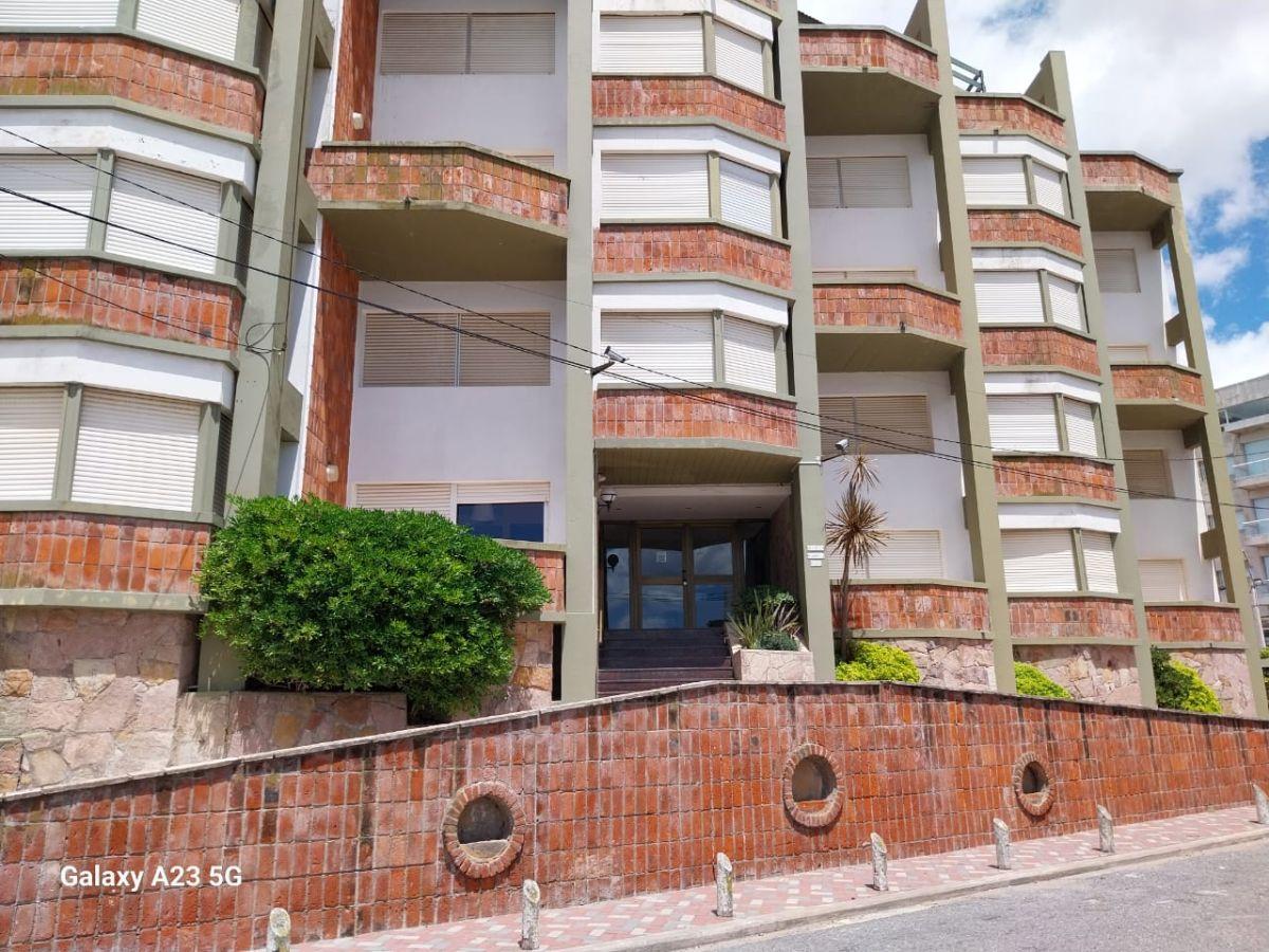 En venta departamentos de 3 ambientes frente al mar en Zona Centro, Villa Gesell