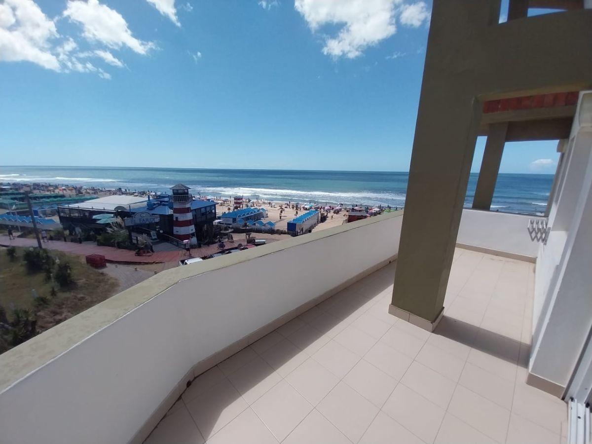 En venta departamentos de 3 ambientes frente al mar en Zona Centro, Villa Gesell