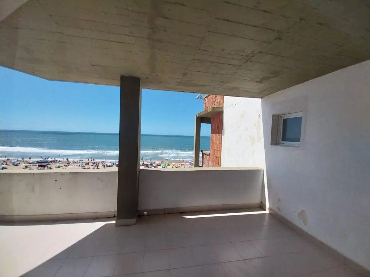 En venta departamentos de 3 ambientes frente al mar en Zona Centro, Villa Gesell 5