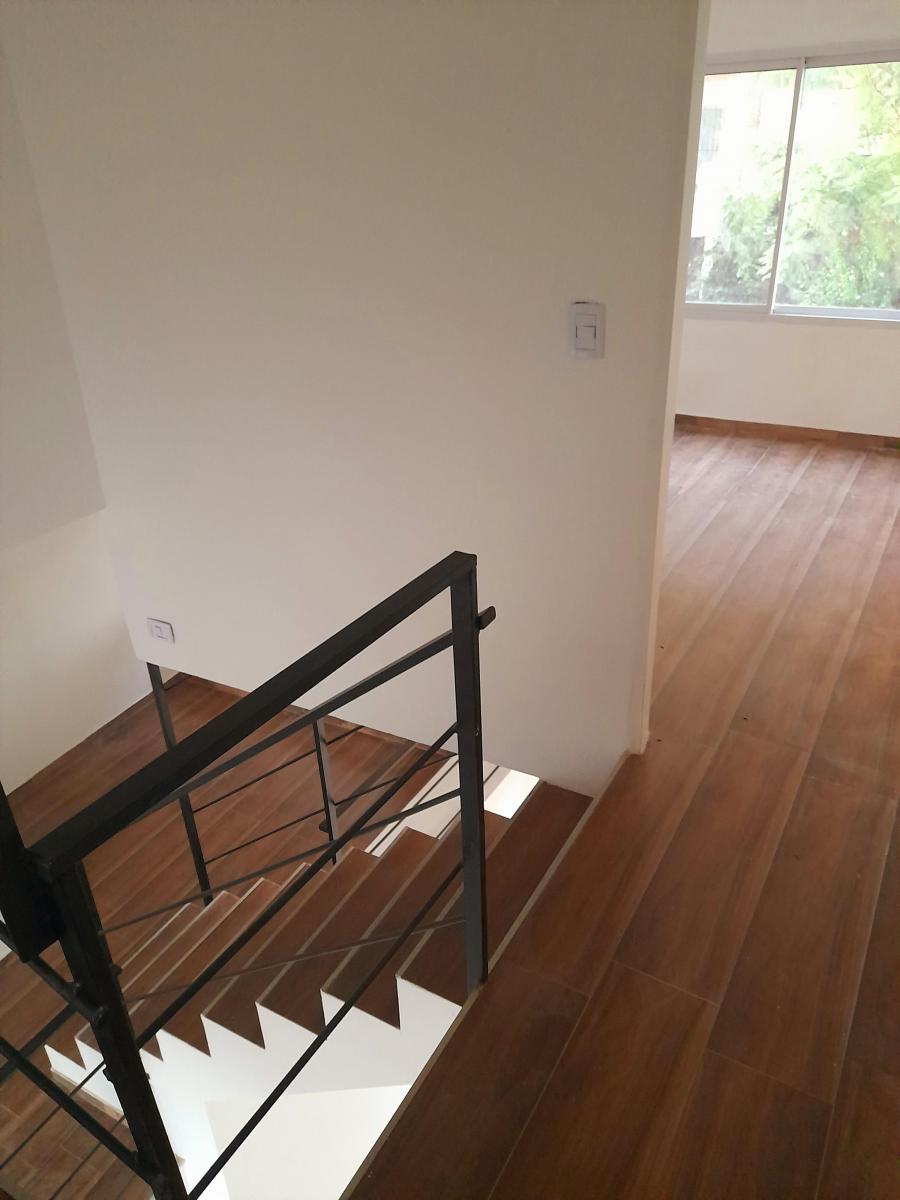 VENTA: DUPLEX TRES AMBIENTES. CASTELAR NORTE.