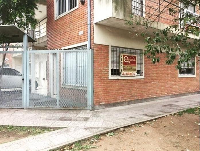 ALQUILER: DPEARTAMENTO EN PLANTA BAJA. MORÓN SUR 2