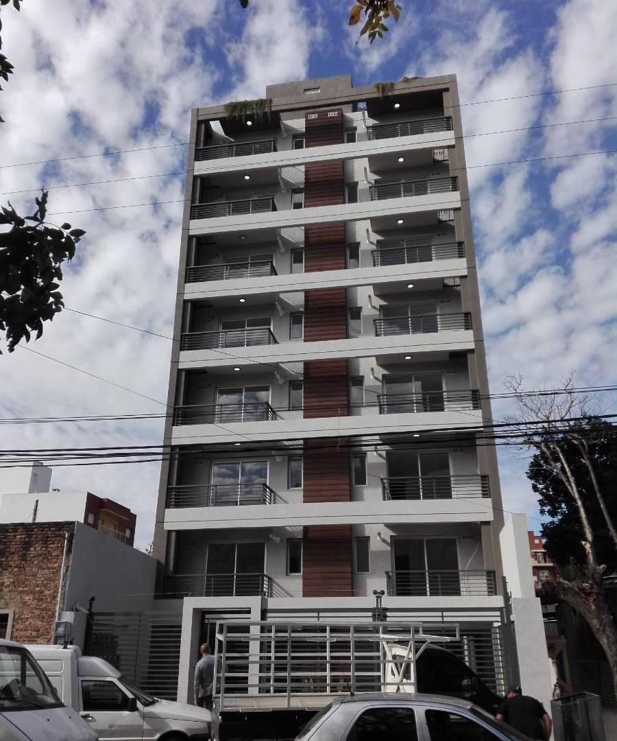 VENTA: DEPARTAMENTO DOS AMBIENTES AL FRENTE. MORON SUR