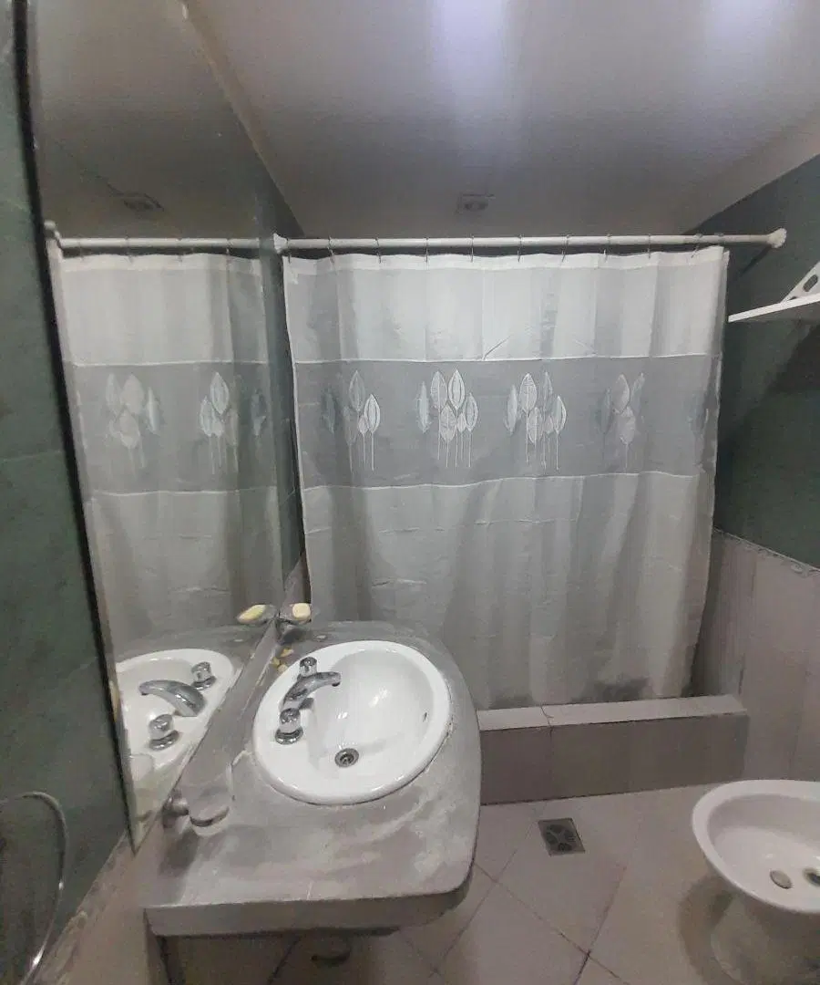 VENTA: CASA MULTIFAMILIAR. ITUZAINGO NORTE. 4
