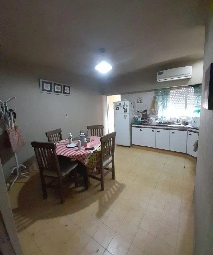 VENTA: CASA TODO EN PLANTA BAJA. MORÓN SUR. 4