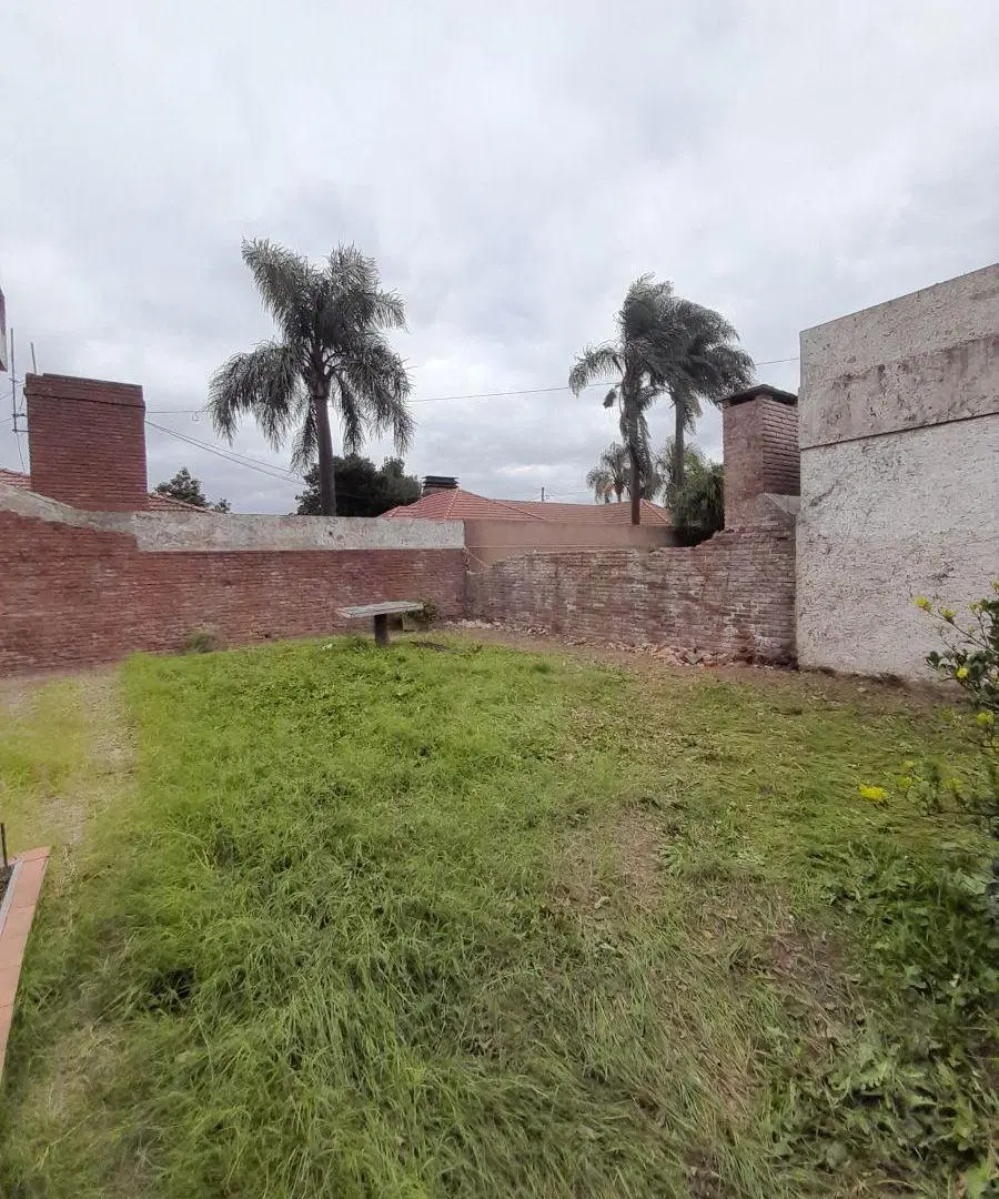 VENTA: CASA TODO EN PLANTA BAJA. MORÓN SUR. 3