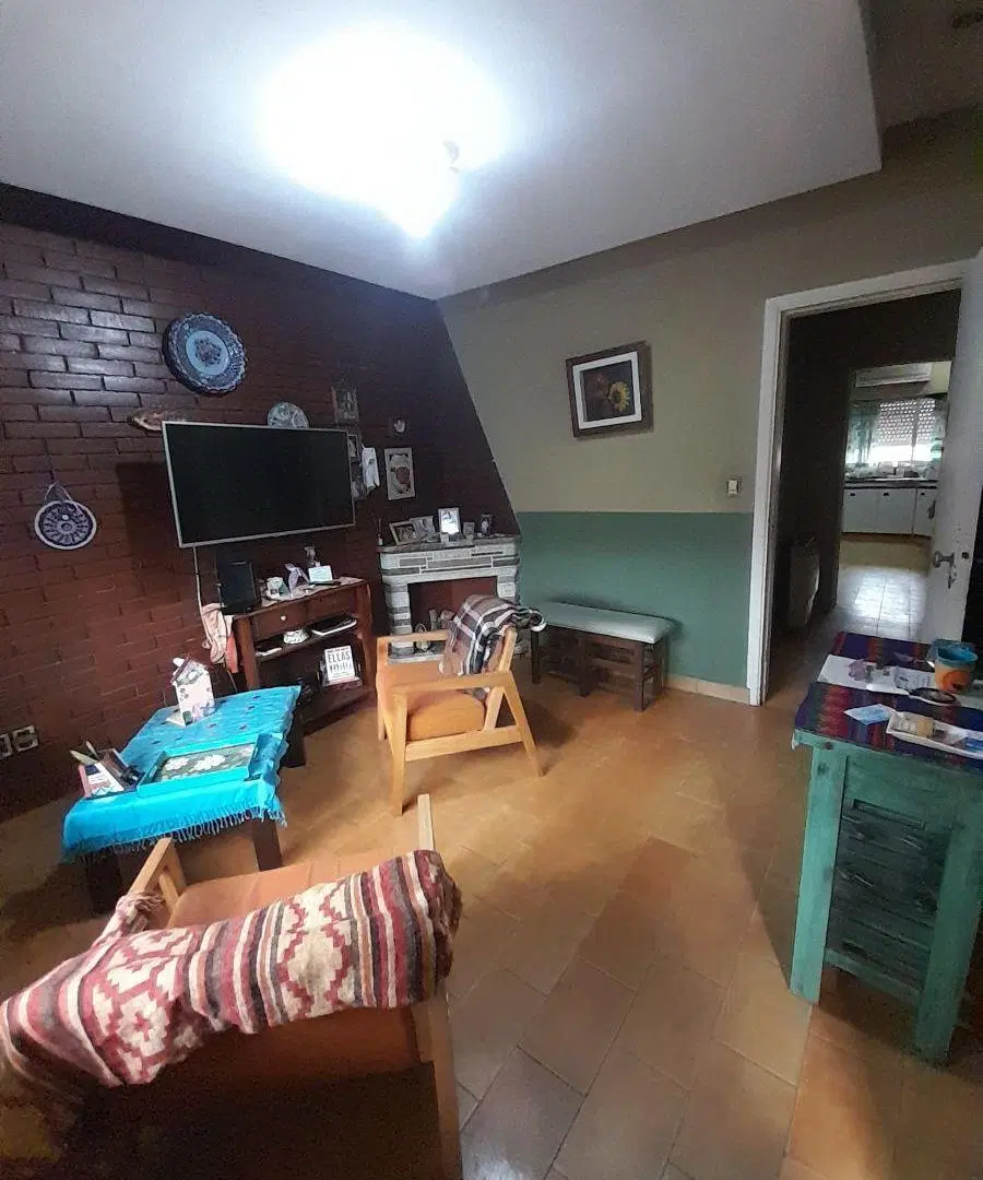 VENTA: CASA TODO EN PLANTA BAJA. MORÓN SUR. 2