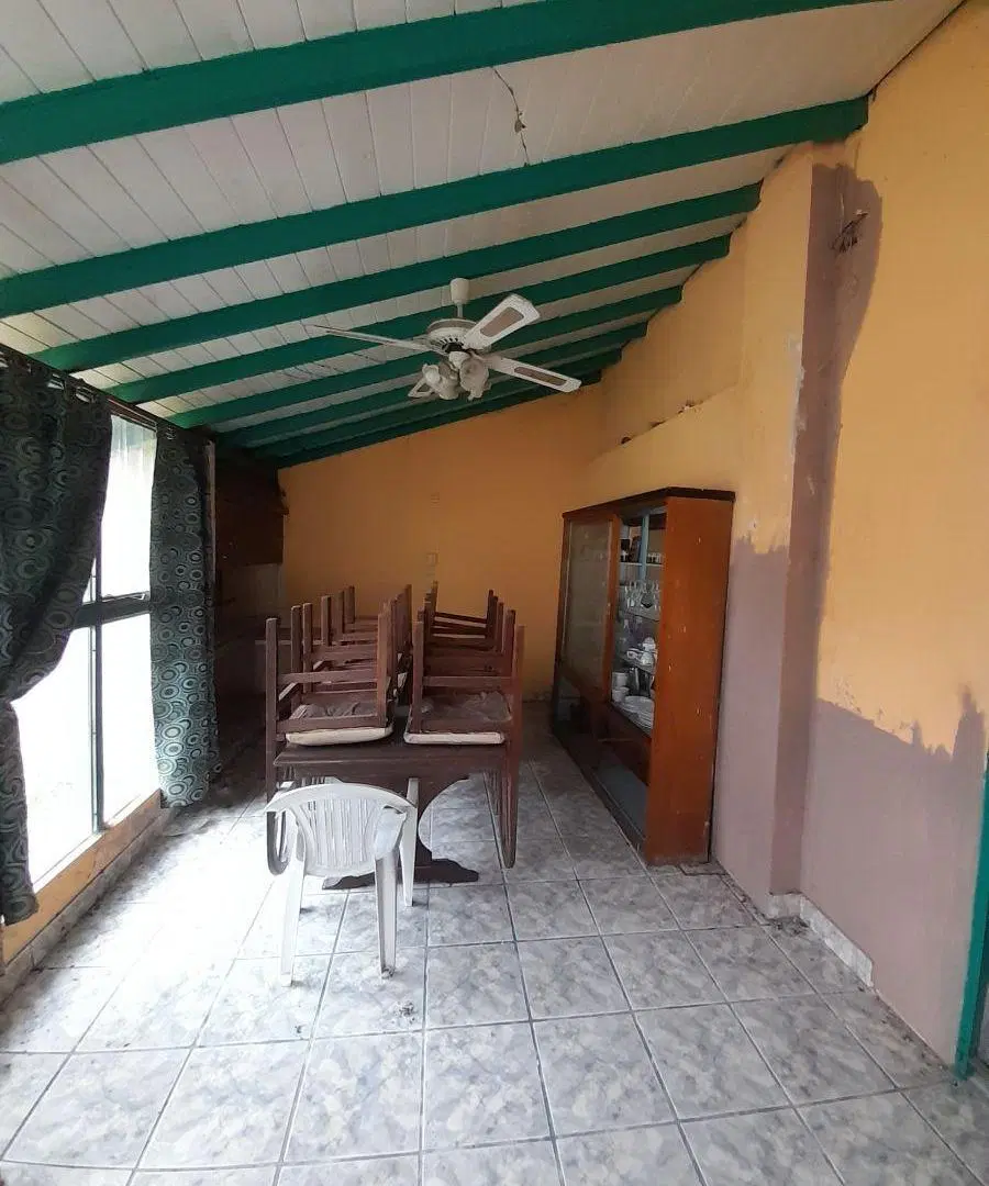 VENTA: CASA TODO EN PLANTA BAJA. MORÓN SUR. 5