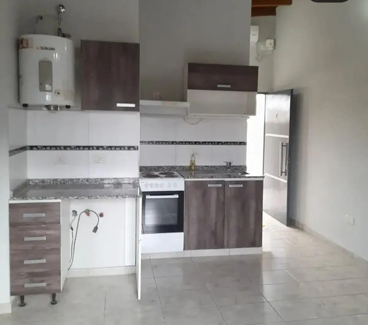 ALQUILER DEPARTAMENTO DOS AMBIENTES. ITUZAINGO NORTE 5
