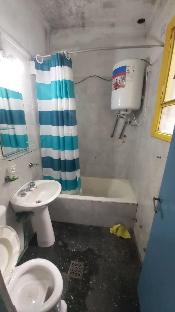 Foto de Local + departamento 2 Amb chico Planta Baja con patio, imagen 4
