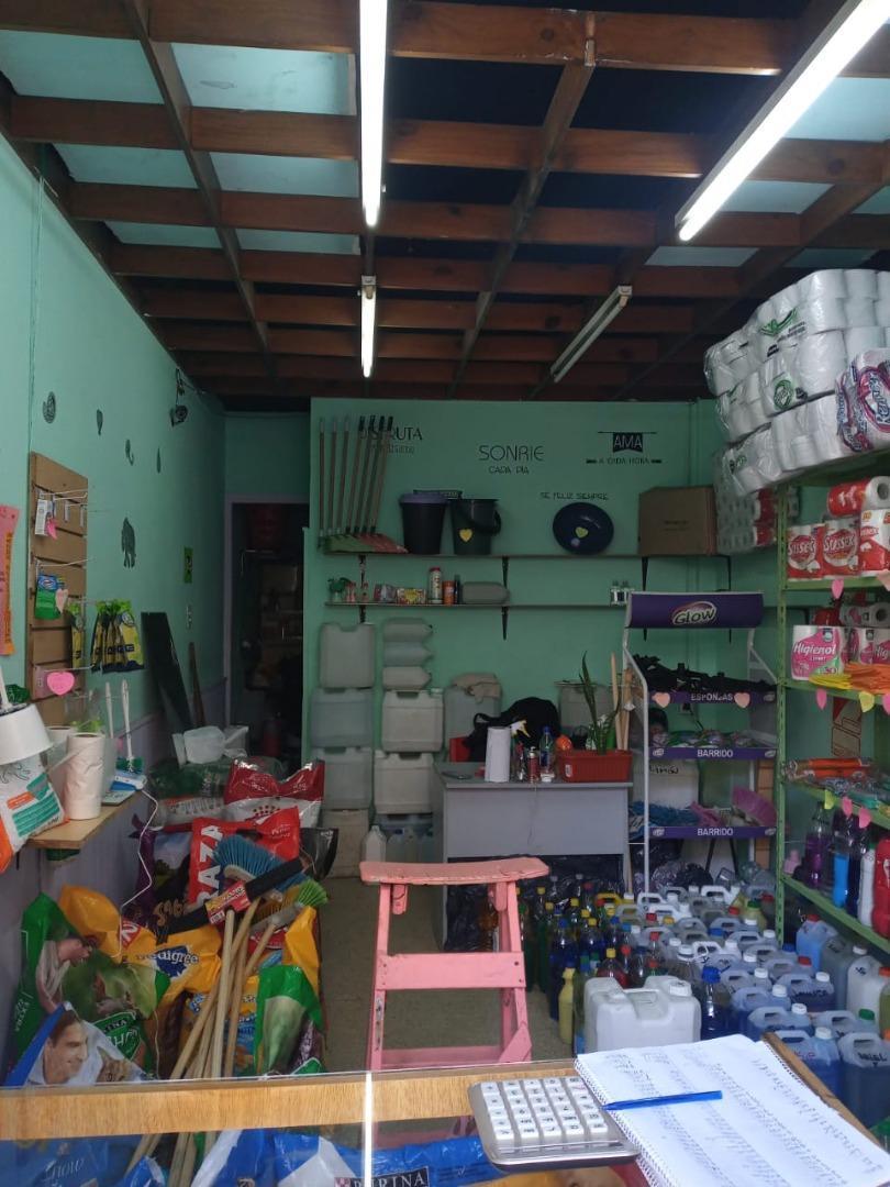 Foto de Local + departamento 2 Amb chico Planta Baja con patio, imagen 3