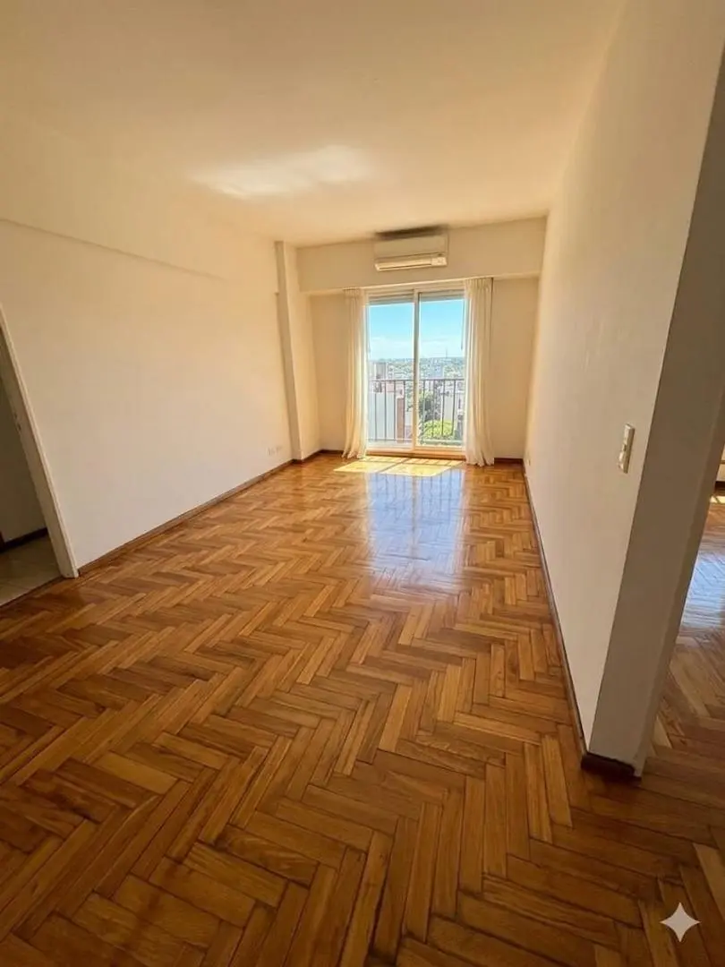 Hermoso 2 amb muy luminoso balcon piso alto 4