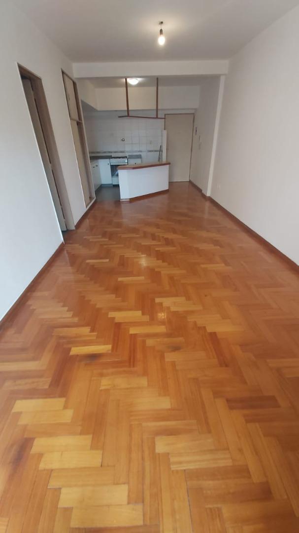 Excelente Monoambiente con Gran Cocina Baño completo Balcon