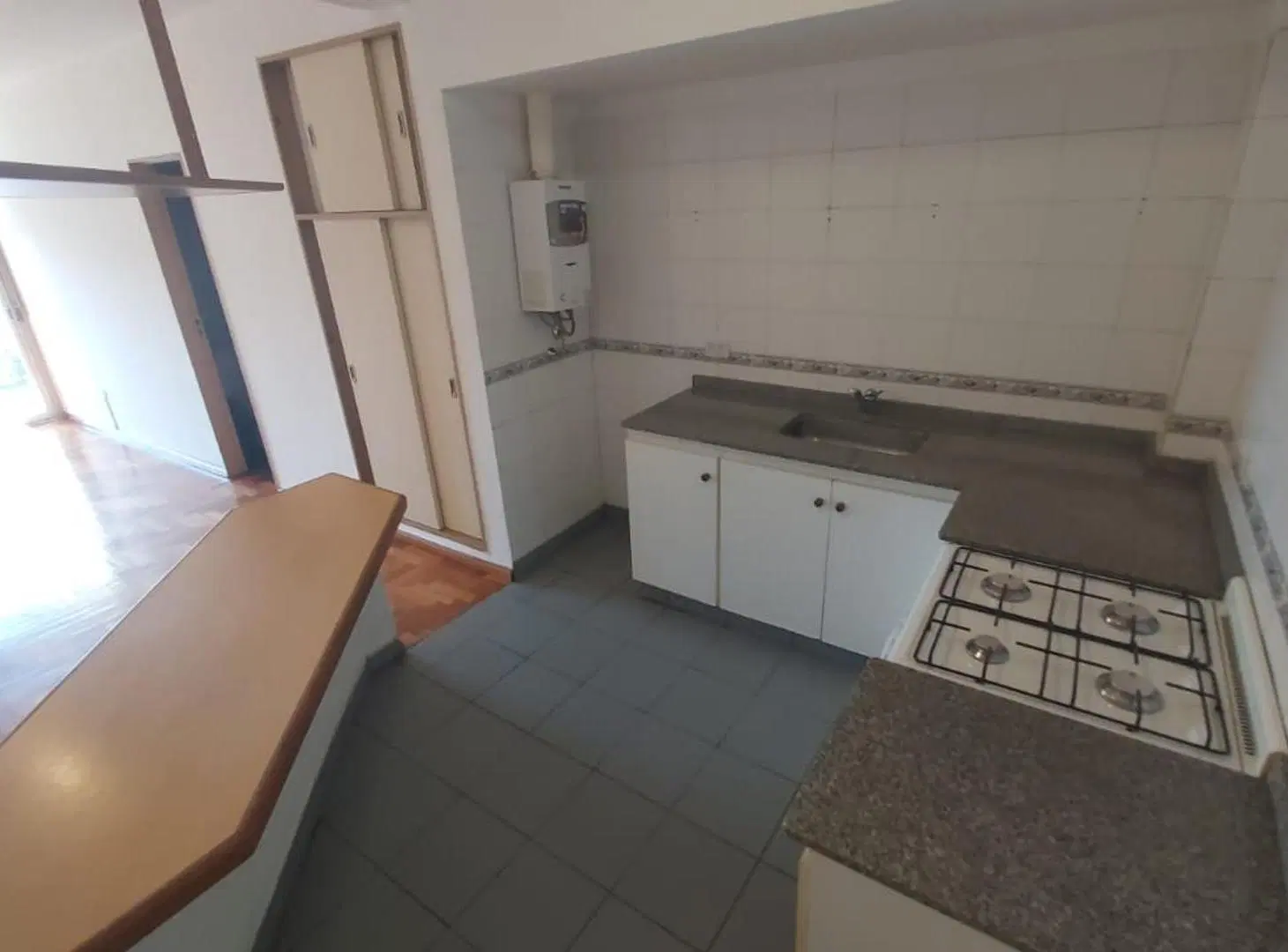 Excelente Monoambiente con Gran Cocina Baño completo Balcon 5