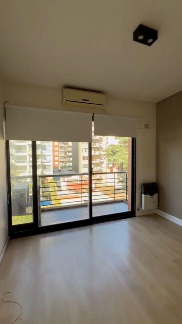 Luminoso ambiente en Alquiler | Villa Urquiza | Balcón