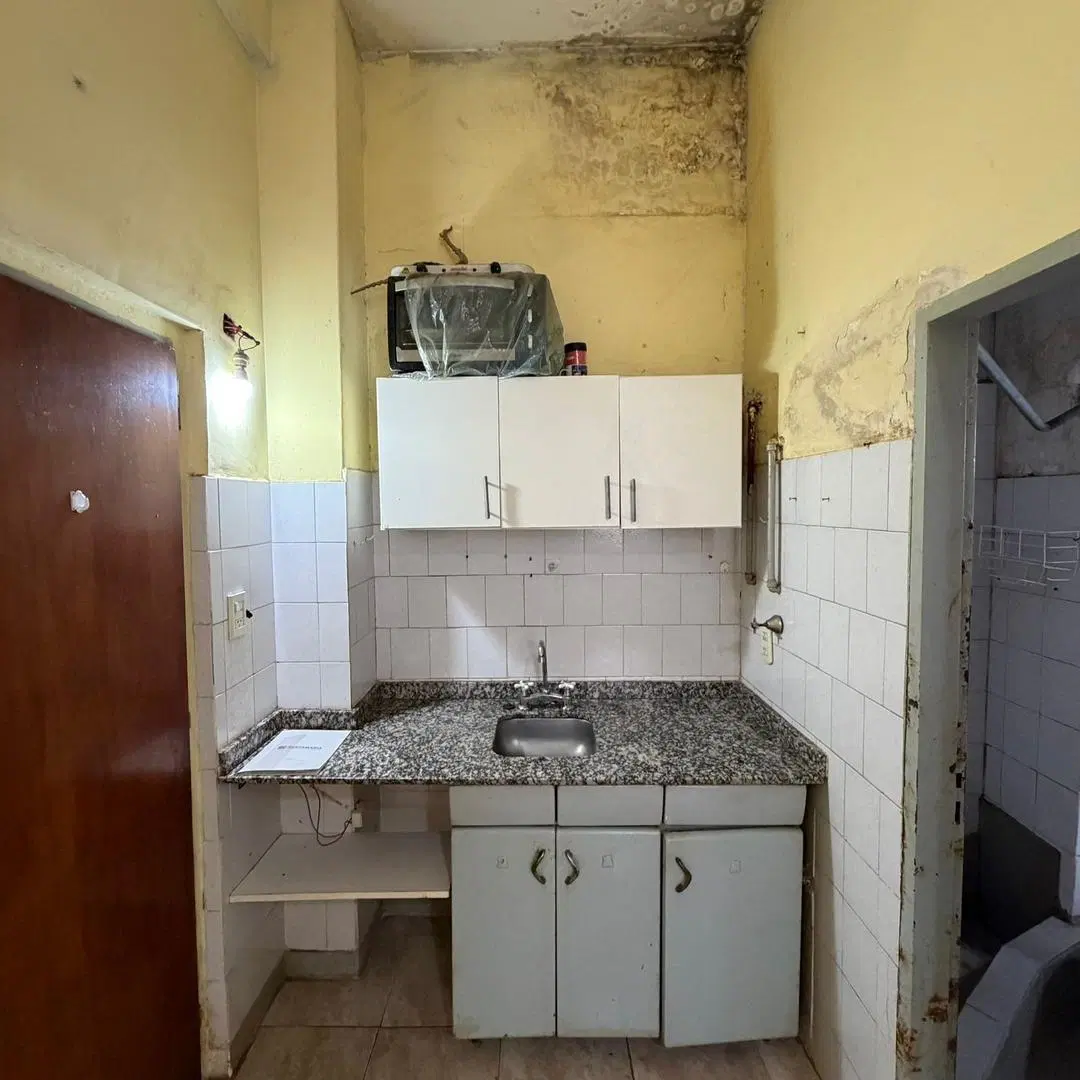 Monoambiente chico Av Entre Rios 1654 5