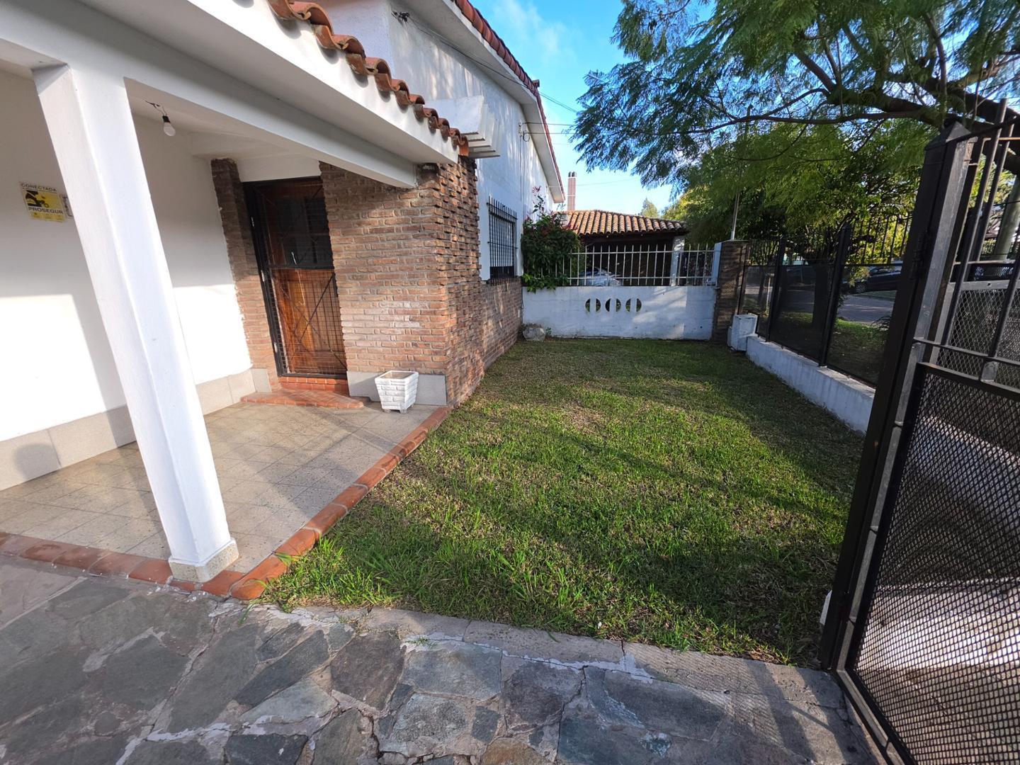 Foto de “Casa 4 amb sobre lote propio con cochera y gran fondo, imagen 1