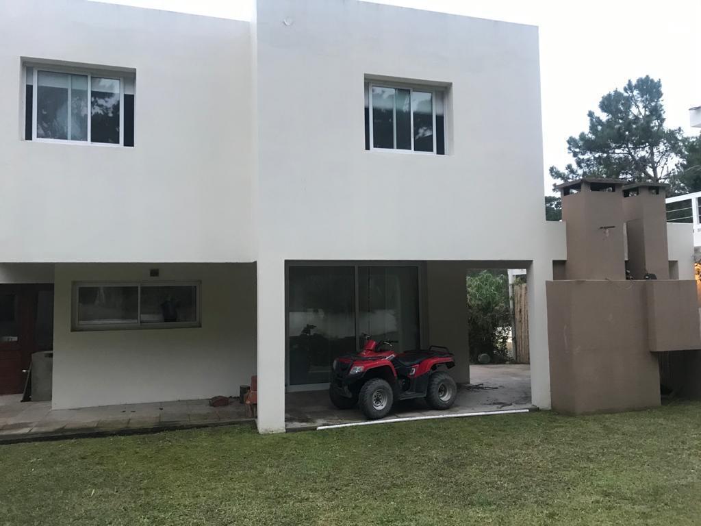 Moderna Casa 5 Ambientes en Excelente Lote 3