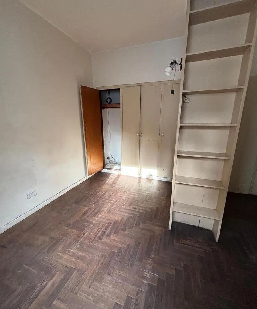 Casa 4 ambientes + Departamento/Taller/etc en planta alta 8