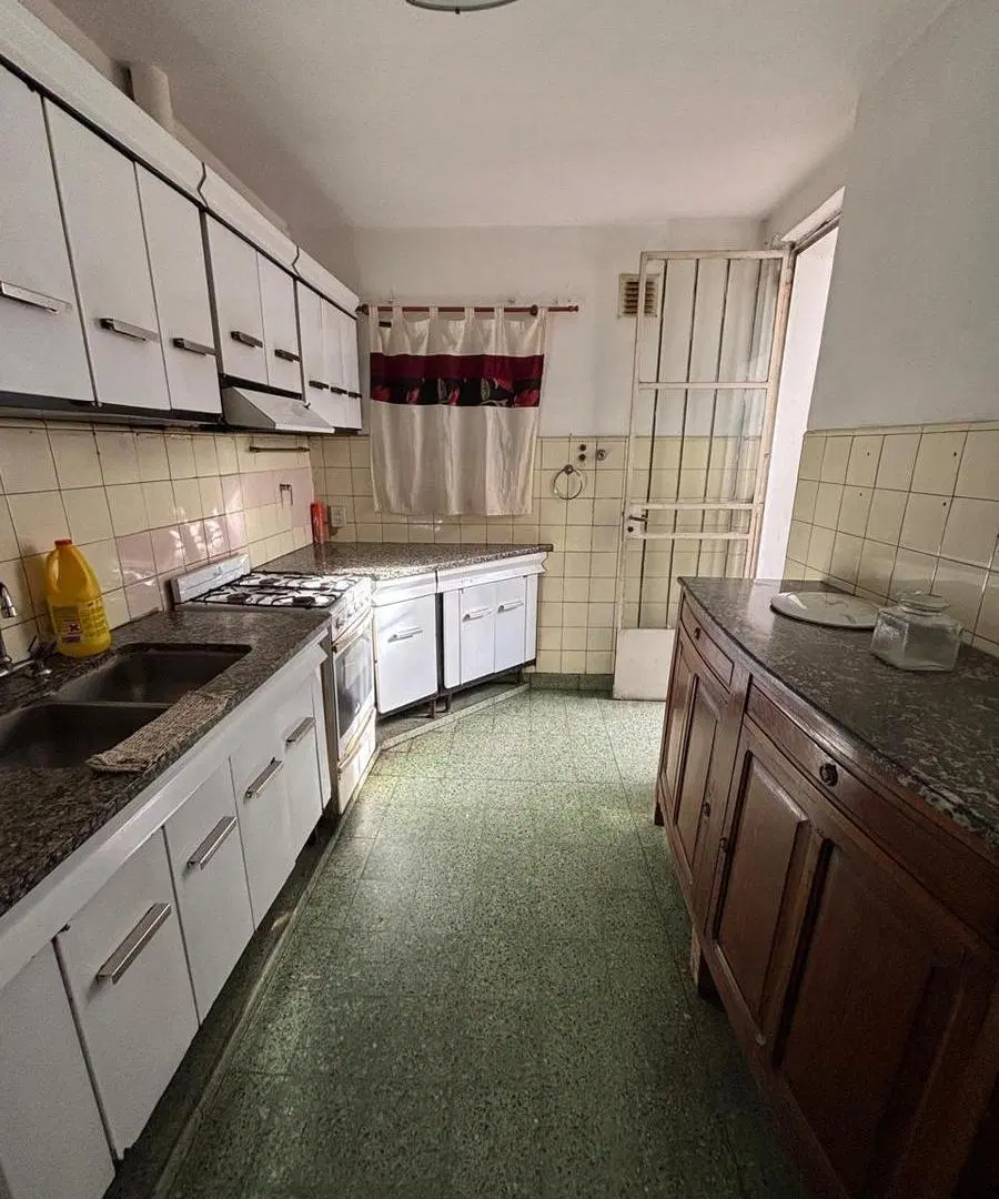 Casa 4 ambientes + Departamento/Taller/etc en planta alta 4