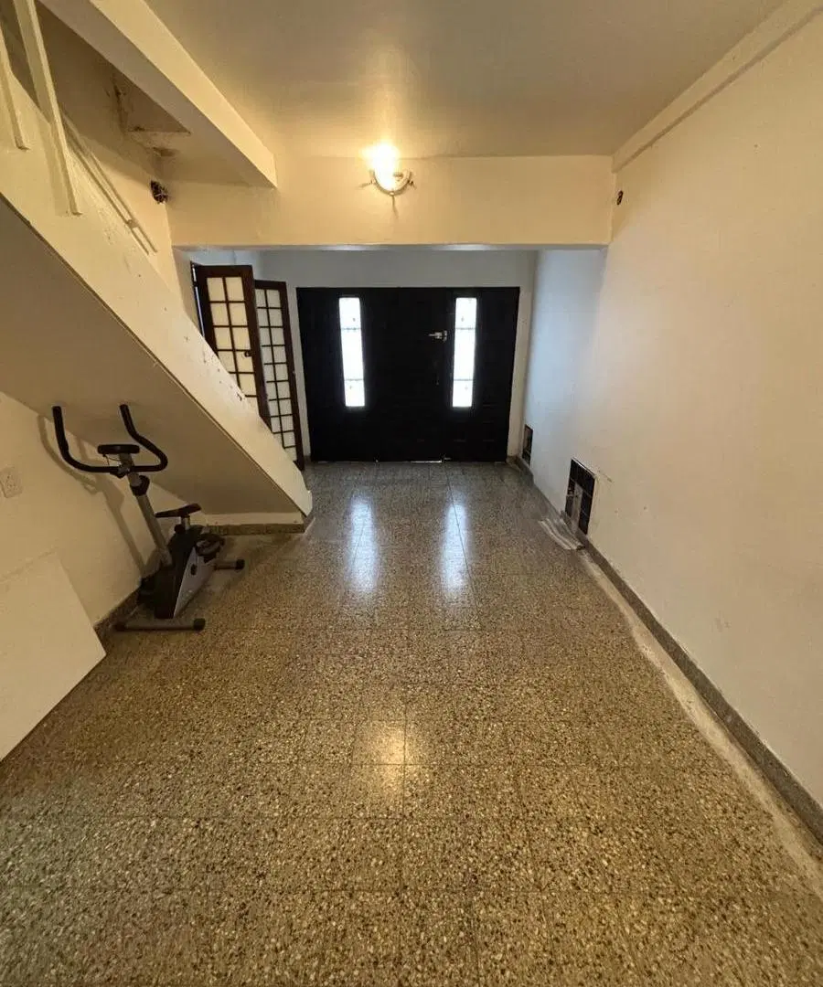 Casa 4 ambientes + Departamento/Taller/etc en planta alta 4