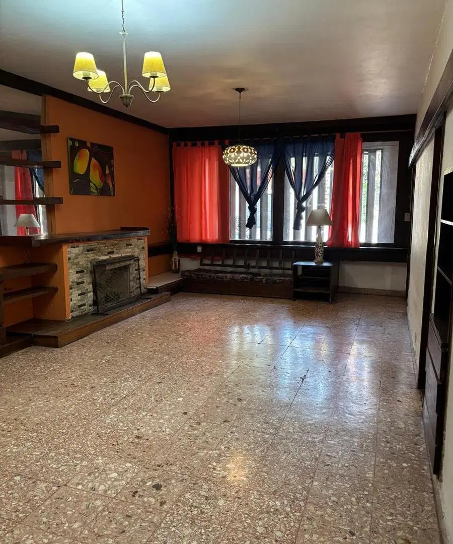 Casa 4 ambientes + Departamento/Taller/etc en planta alta 1