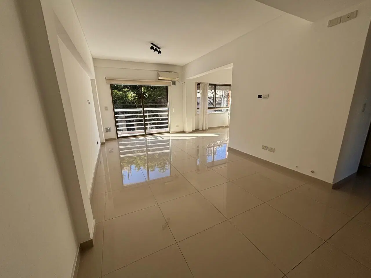 Departamento de 3/4 ambientes con amenities y cochera. Almagro norte 1