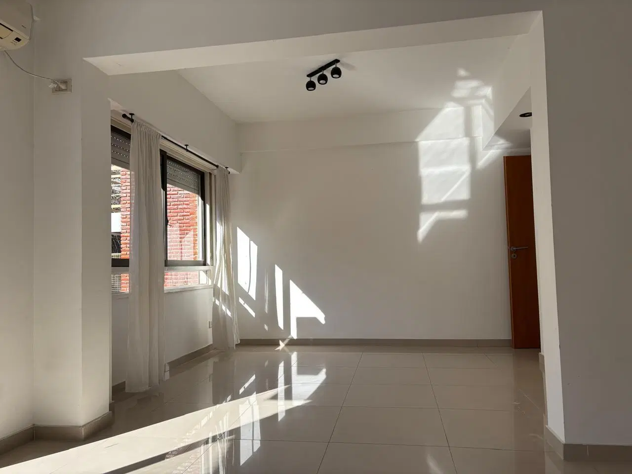 Departamento de 3/4 ambientes con amenities y cochera. Almagro norte 4