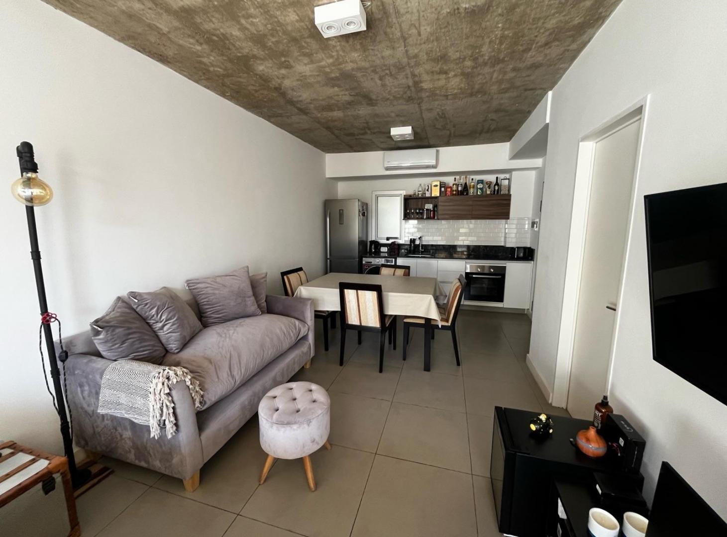 Foto de Moderno monoambiente con gran patio, imagen 2