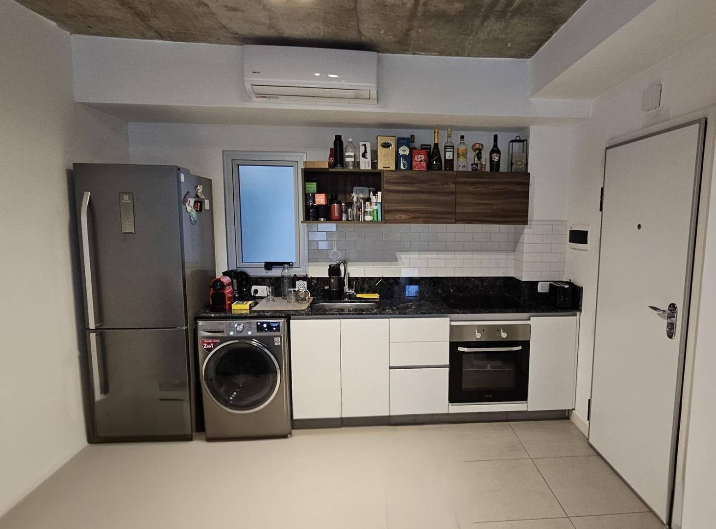 Foto de Moderno monoambiente con gran patio, imagen 4