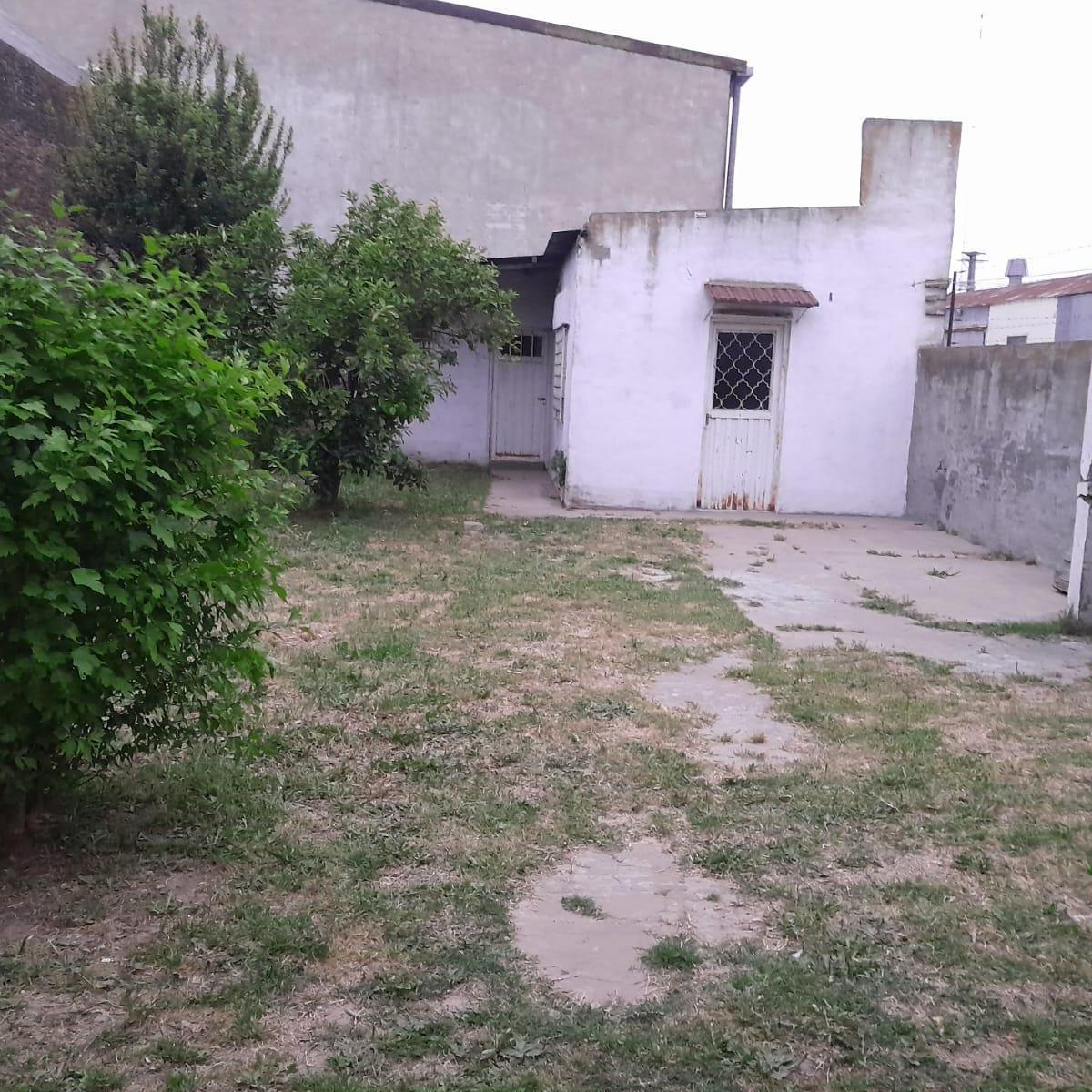 Casa a La Venta 4 Ambientes con Cochera y Patio 3