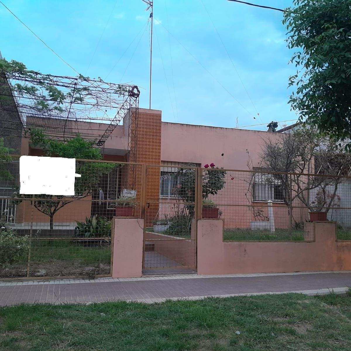 Casa a La Venta 4 Ambientes con Cochera y Patio 5