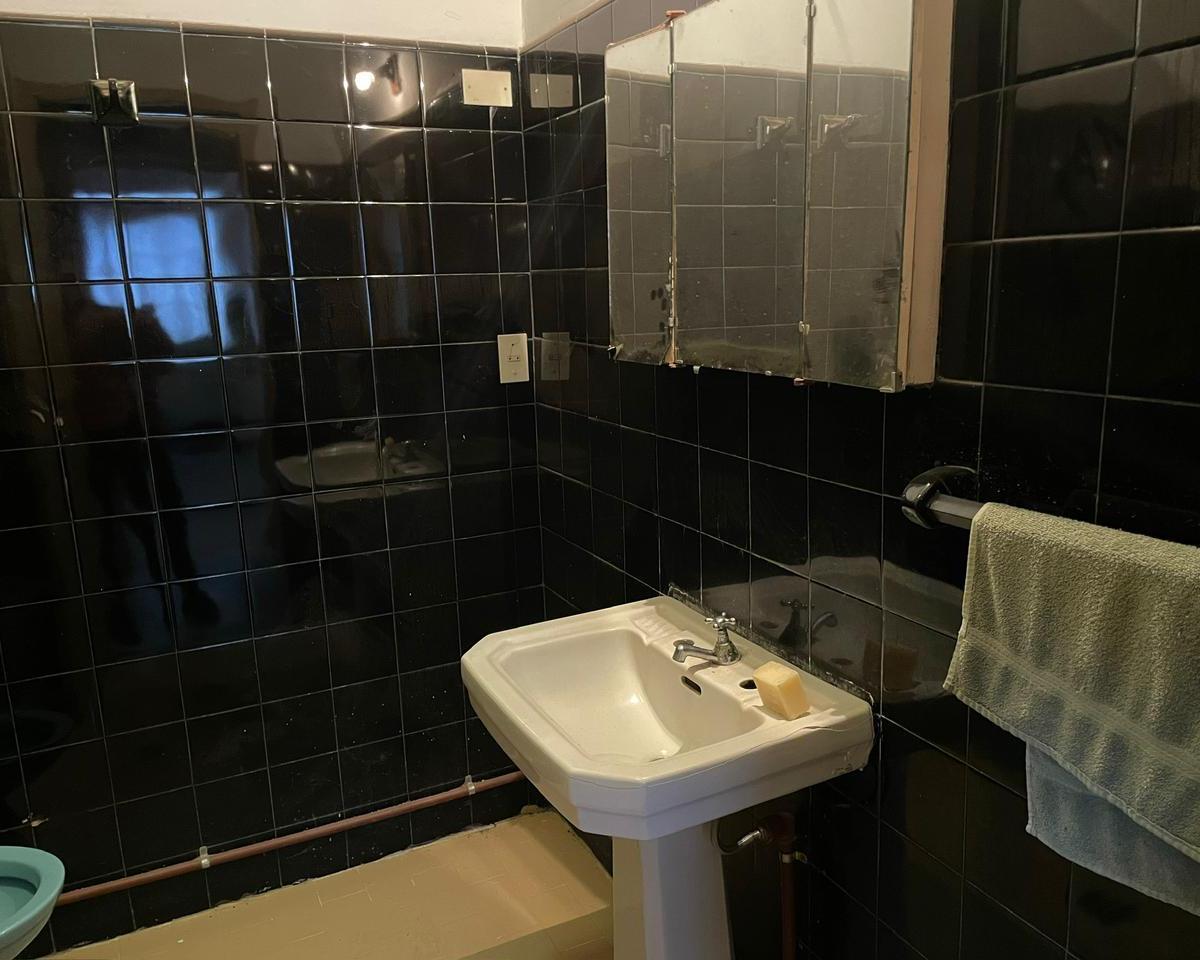 Casa en venta sobre calle sarratea boulogne zona norte