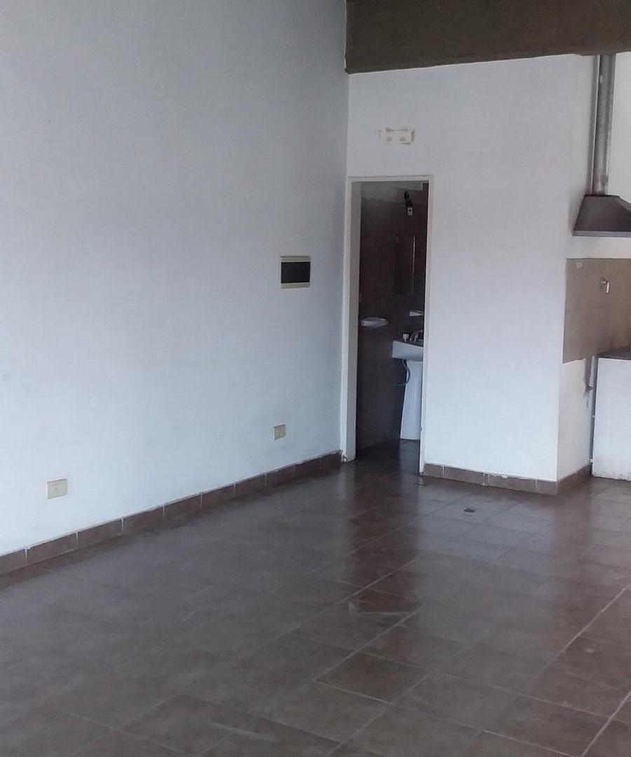 Foto de VENTA DE 2 LOCALES Y 2 DEPARTAMENTOS EN DEL VISO, imagen 1